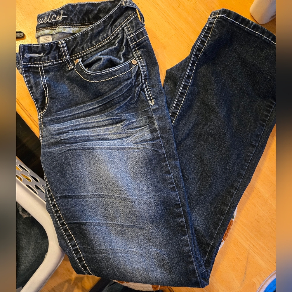 Maurices Dark Blue Jeans 7/8 Short